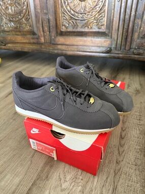 Nike Women’s Serena Williams Collab Thunder Gray Cortez sneakers-